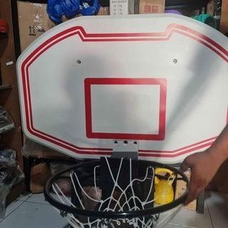 BASKETBALL BOARD MOUNT WITH RING SIZE 18