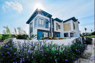 Canlubang Exit Calamba Laguna House and  Lot Fullyfinished