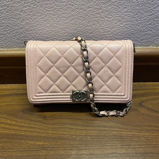 chanel boy wallet on chain (WOC) baby pink shoulder strap