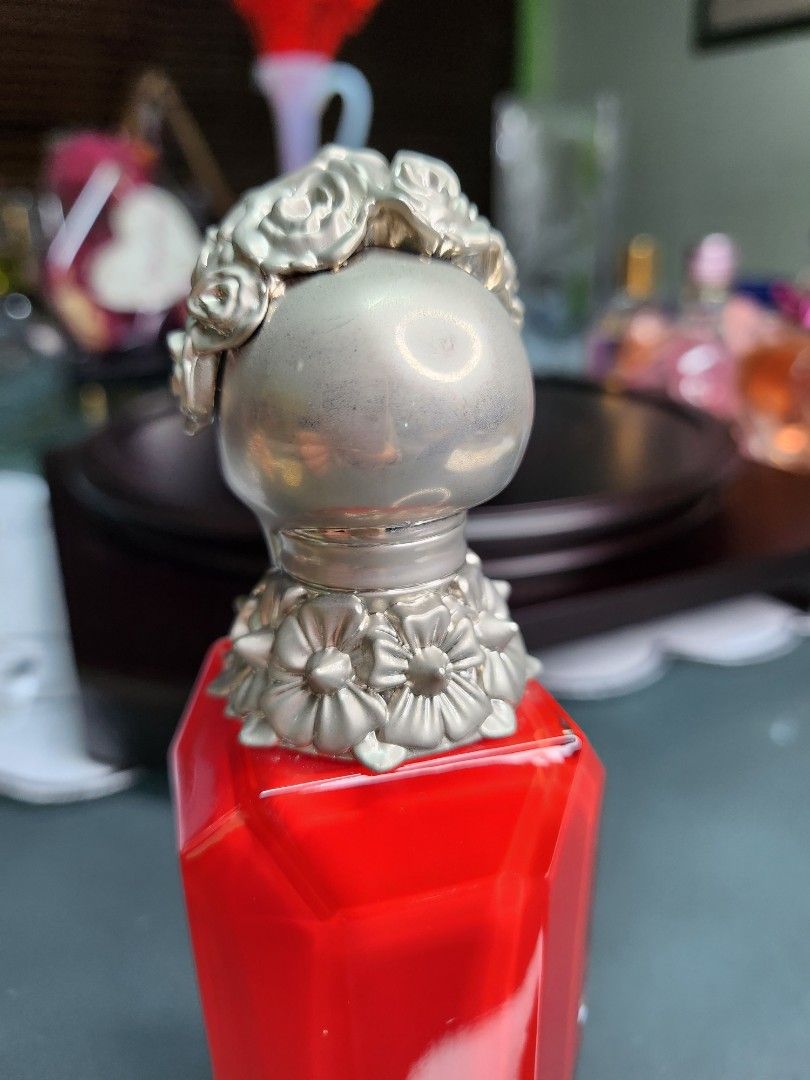 Loubi kiss perfume deals