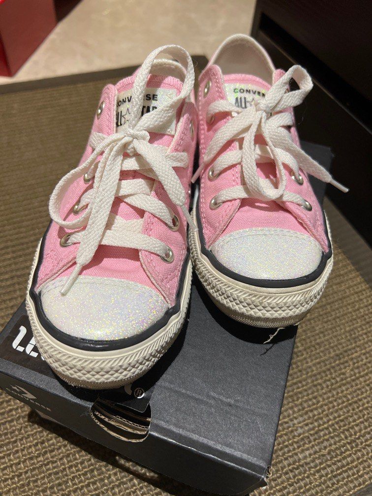 Converse pink glitter sneakers top