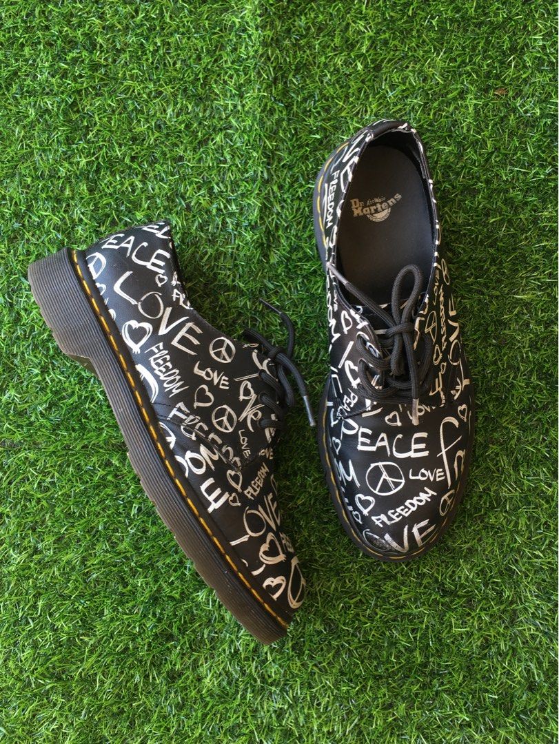 Doc martens script new arrivals