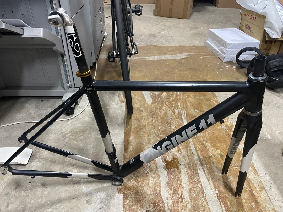 engine 11 critd frame size 48 road , Sports Equipment, Bicycles & Parts