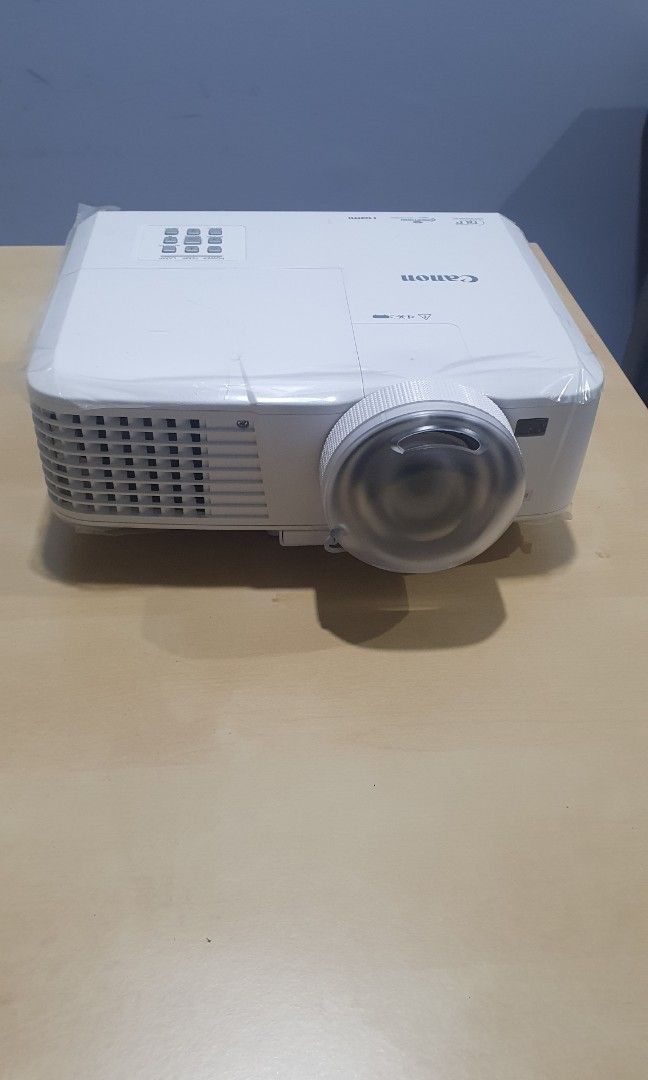 Canon X320 DLP Projector, 4:3 