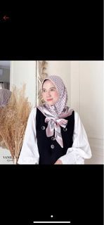 Everyday scarf houndstoth pink by vanilla hijab scarf