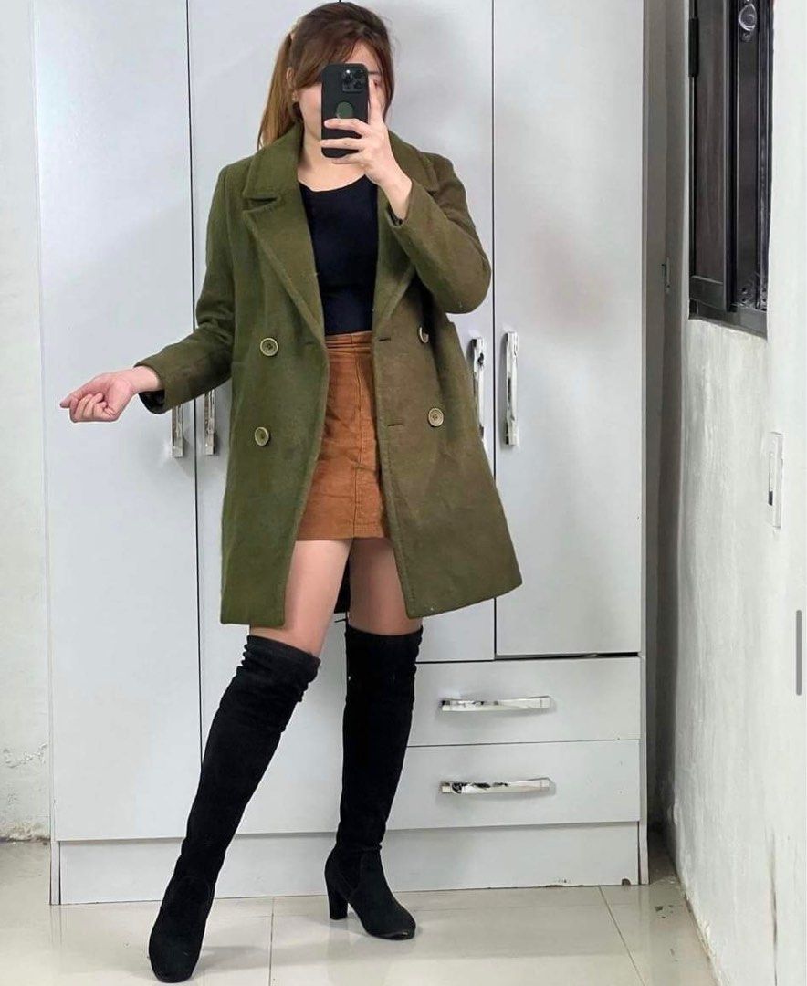 Green women's wool coat (Category: Coats, Jackets and Outerwear) located in Valenzuela. Submitted by snoopstuff (Listing ID 1219210765, Image 1). Description: Green women's wool coat bought in instagram Perfect for traveling in cold weather countries Never been used and like new, should be used in holy land Fits S-M (Photo from instagram seller) Rfs: wrong size.