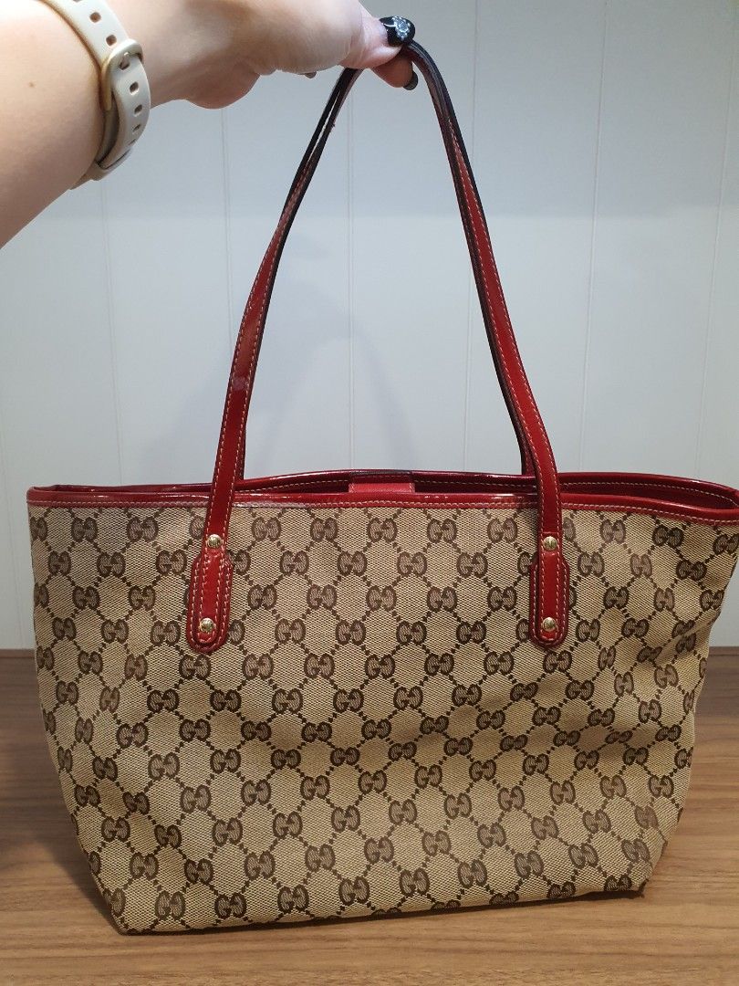 Gucci bag with dog cheap design