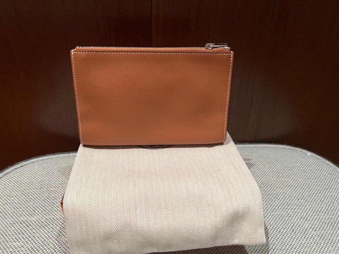 HERMES Evercolor Chaine d'Ancre Zipengo PM Toiletry Pouch Gold 1301023