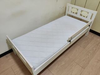 IKEA 兒童床架及床墊