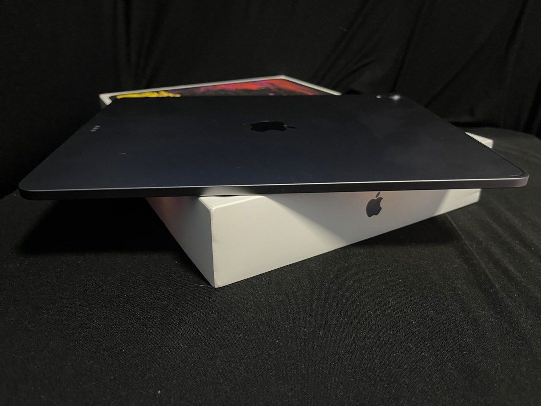 Ipad pro 13 inch 256gb wifi complete, Mobile Phones & Gadgets, Tablets