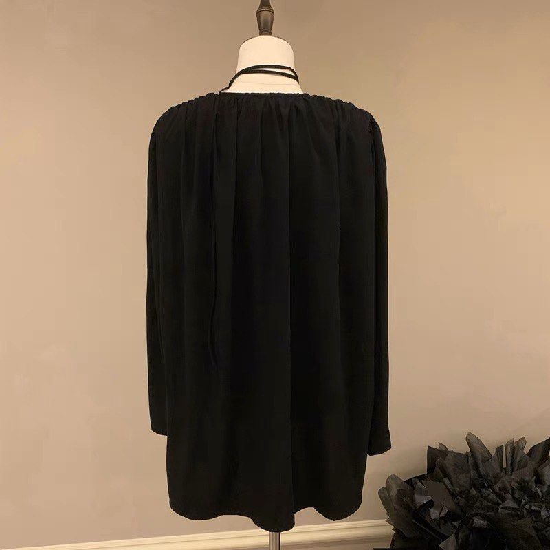 Jacket (Category: Maternity wear) located in Singapore. Submitted by vivenxu (Listing ID 1219343157, Image 3). Description: .