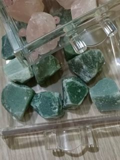 Jade with hole (per piece)