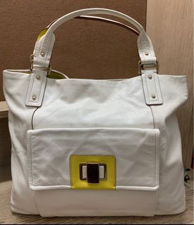 SALE 🔥 Kate Spade saffiano large zip tote, Women's Fashion, Bags &  Wallets, Tote Bags on Carousell