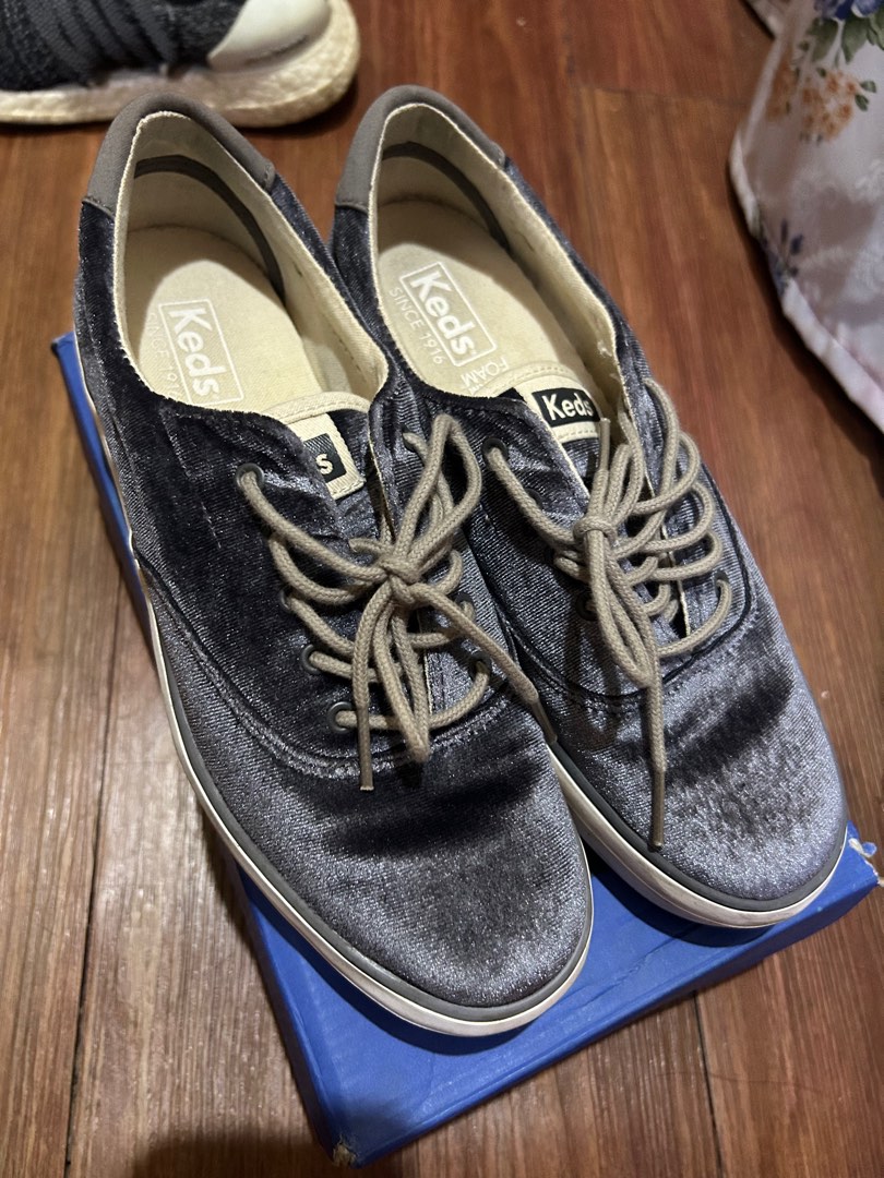 Keds rise velvet hot sale