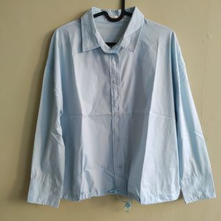 Kemeja Biru Muda