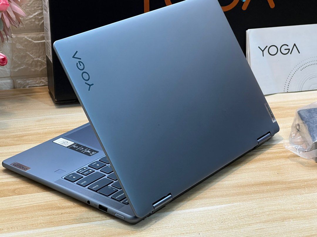 Lenovo Yoga 7i 14IAL7 i712th Gen Convertible Laptop 2 in 1 Touchscreen 16GB RAM 512GB SSD