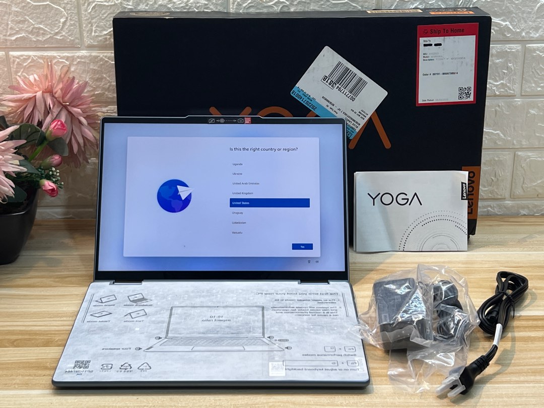 Lenovo Yoga 7i 14IAL7 i712th Gen Convertible Laptop 2 in 1 Touchscreen 16GB RAM 512GB SSD