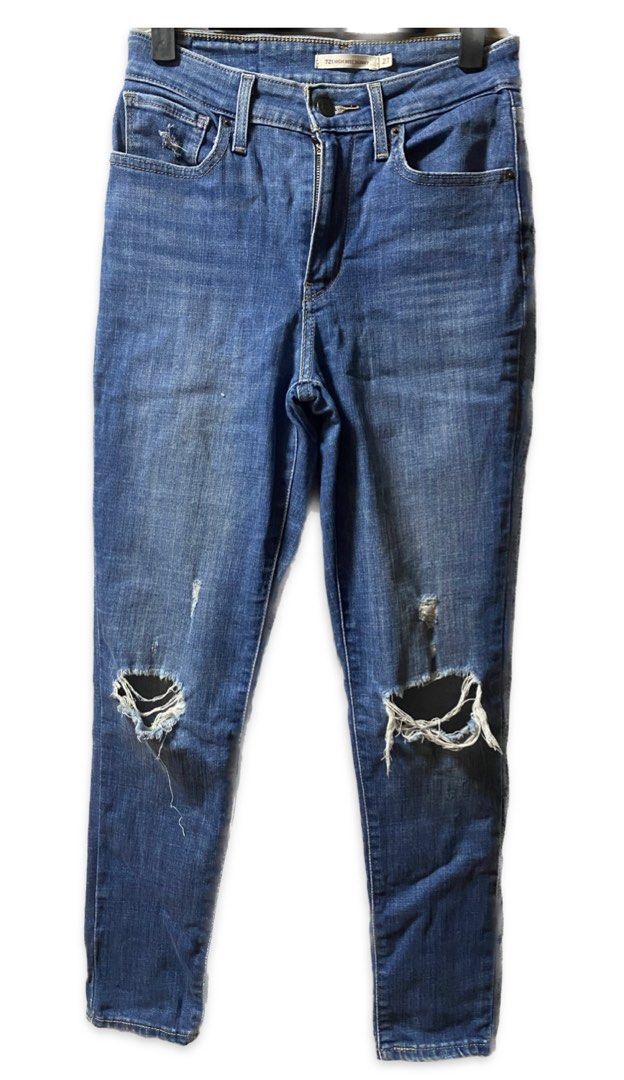 Levis 721 High Rise Skinny (Category: Jeans) located in Silang. Submitted by pabuuuu (Listing ID 1219280796, Image 1). Description: .
