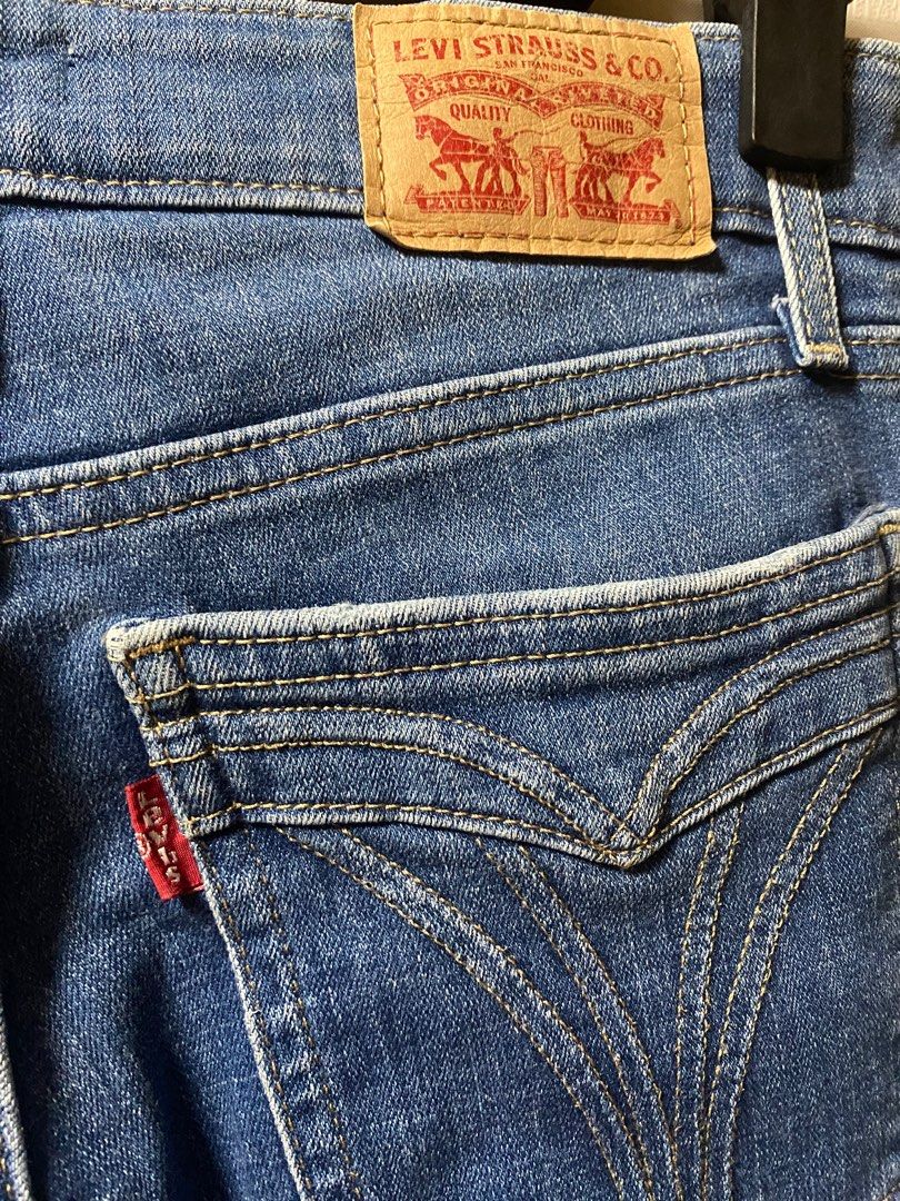 Levis 721 High Rise Skinny (Category: Jeans) located in Silang. Submitted by pabuuuu (Listing ID 1219280796, Image 2). Description: .