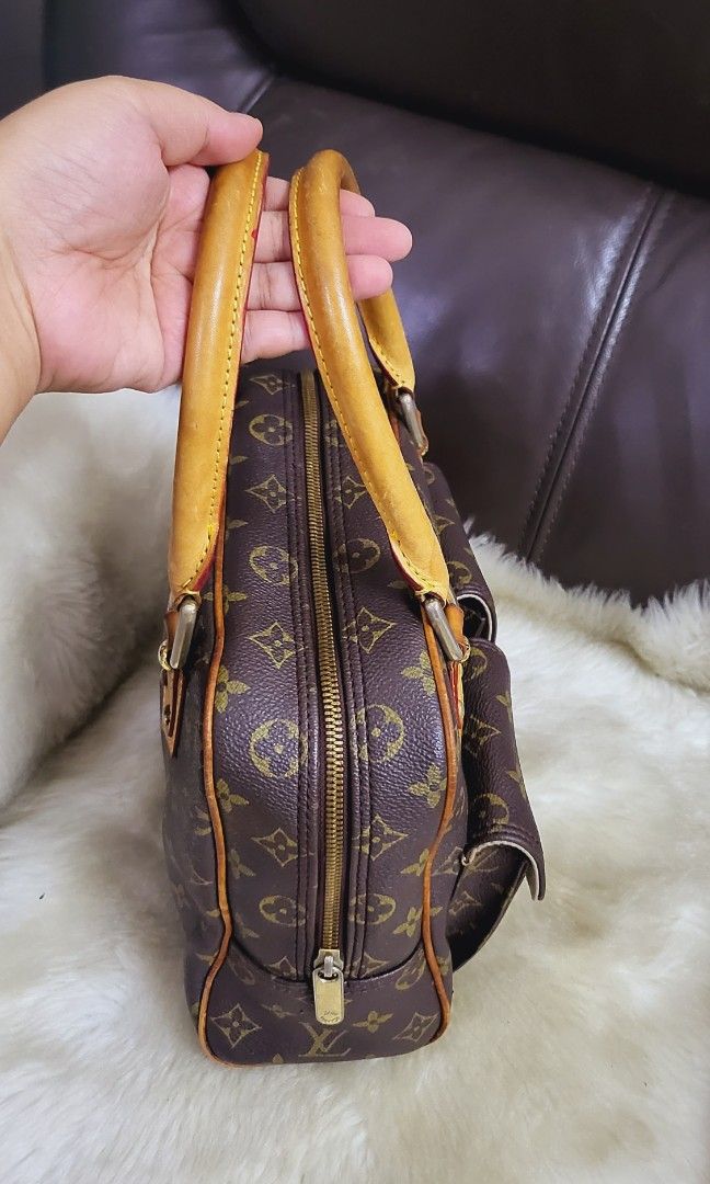 Louis Vuitton Manhattan PM, Luxury, Bags & Wallets on Carousell