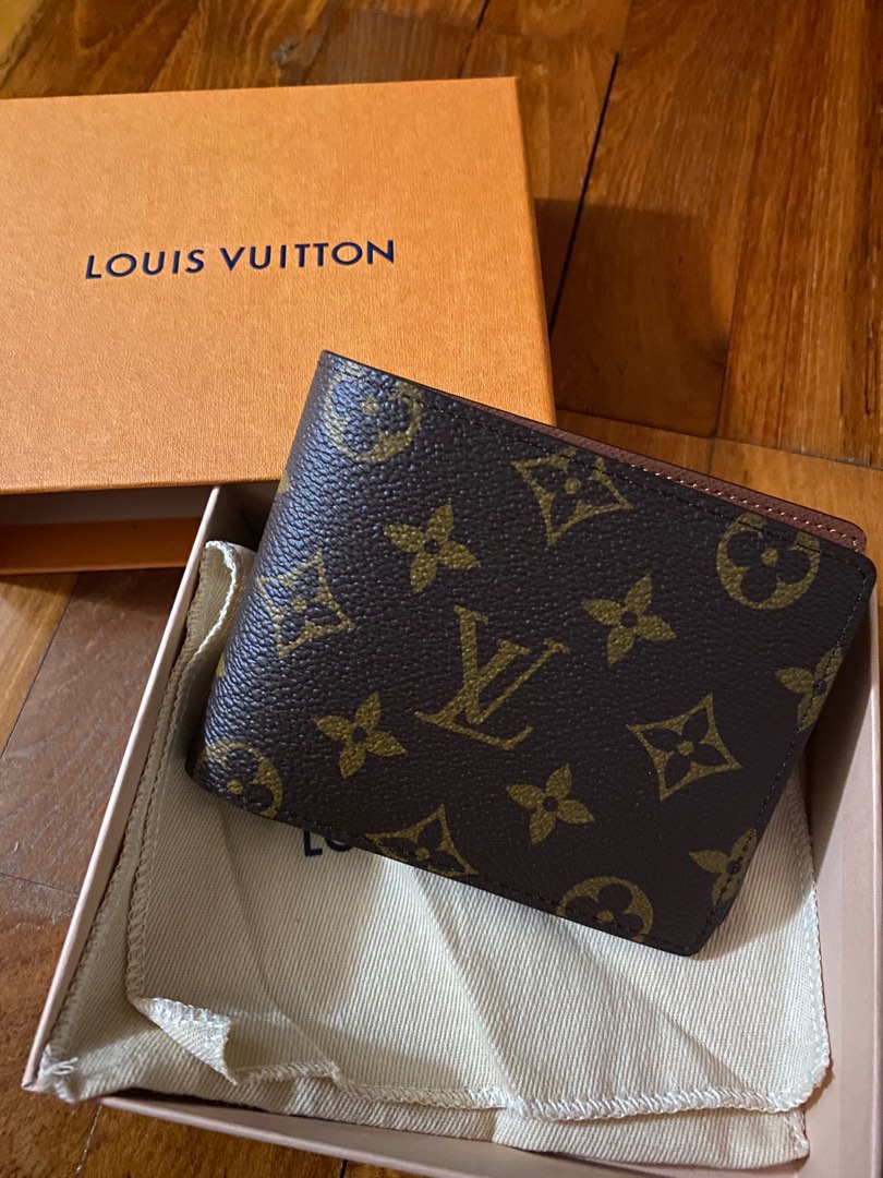 Louis Vuitton Monogram Macro Wallet
