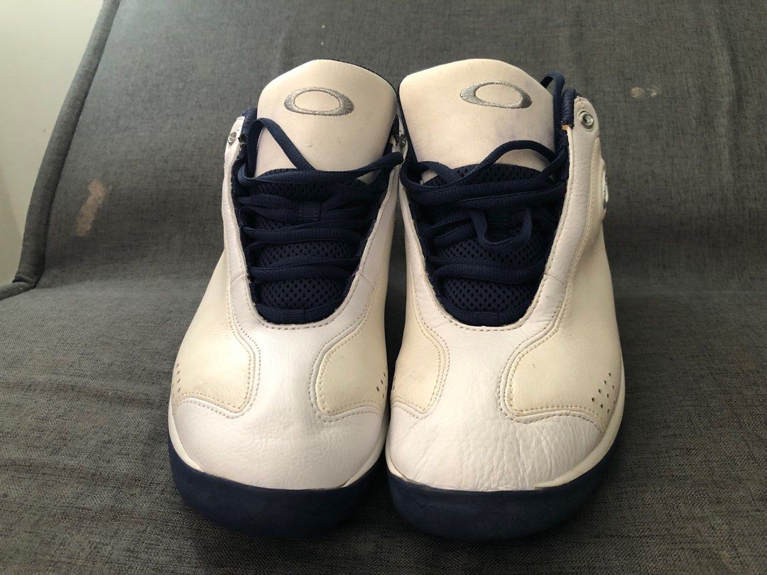 Oakley basketball shoes store