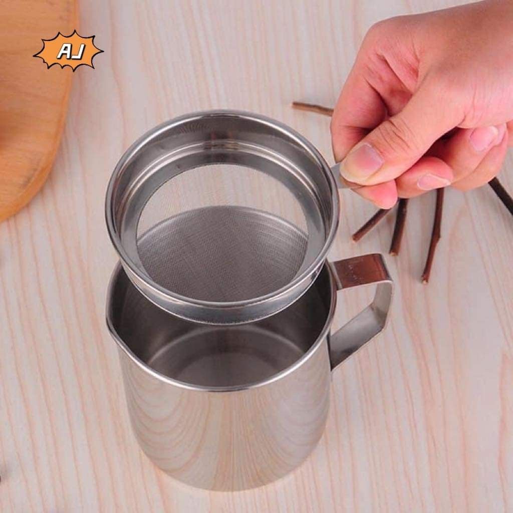 Oil strainer container (Category: Other Kitchenware & Tableware) located in Mandaluyong City. Submitted by shopmla (Listing ID 1219355969, Image 3). Description: Oil strainer container Php 150. Stainless steel Sf applies COD Lalamove pabili Gcash Bpi family.