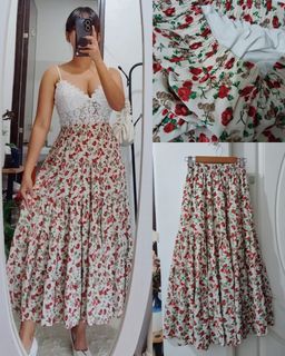 Premium ditsy silk skirt in red flowers prints