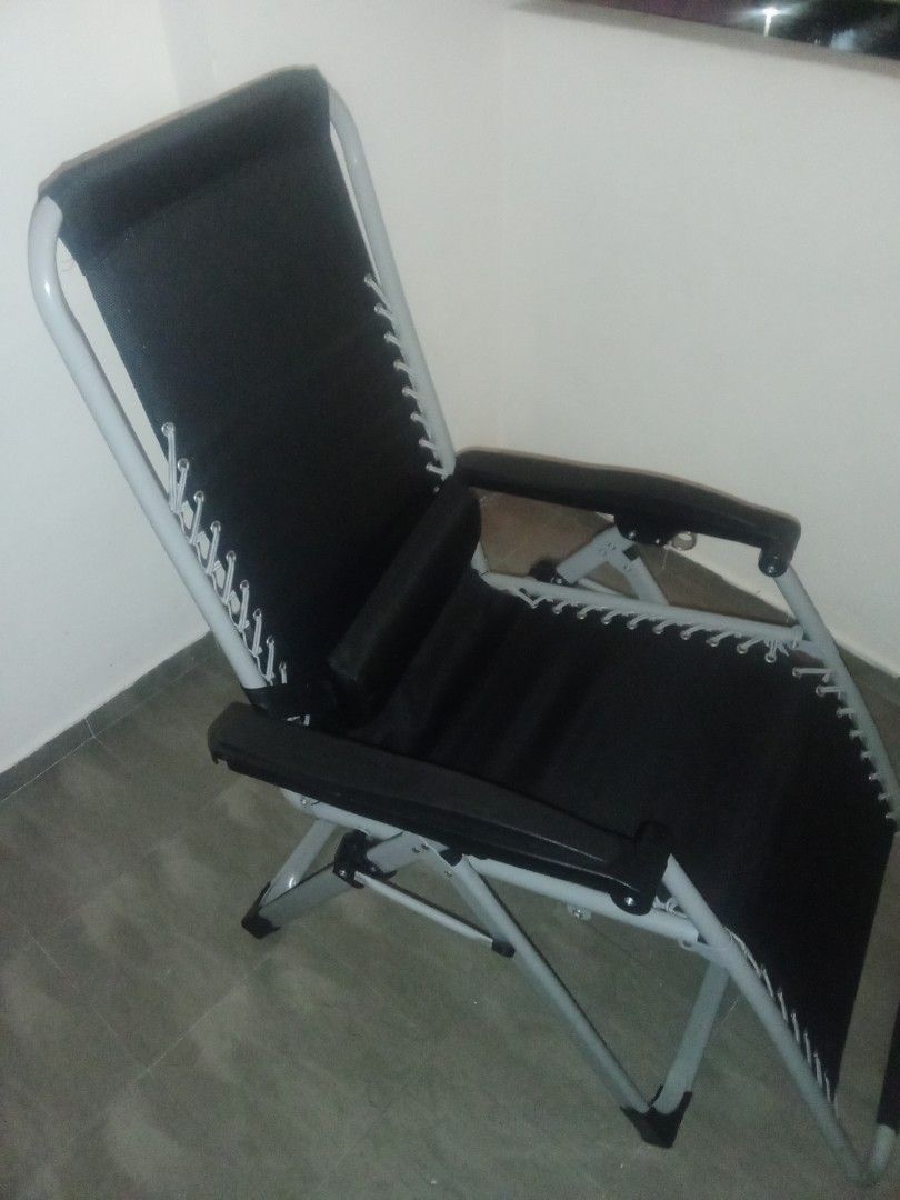 Reclining folding chair, Furniture & Home Living, Furniture, Chairs on