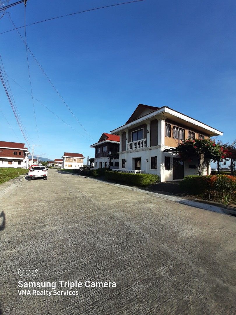 Rush House For Sale Parking For 2 Cars! RFO House and Lot For Sale at
