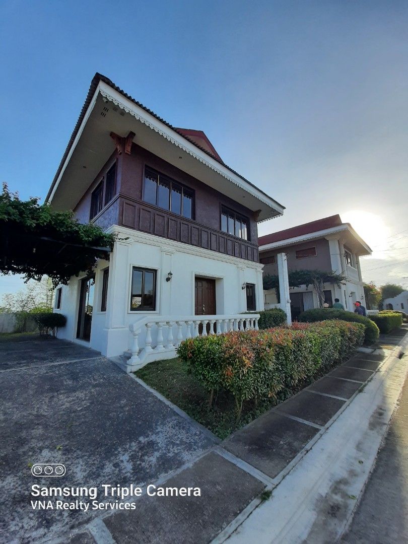 Rush House For Sale Parking For 2 Cars! RFO House and Lot For Sale at