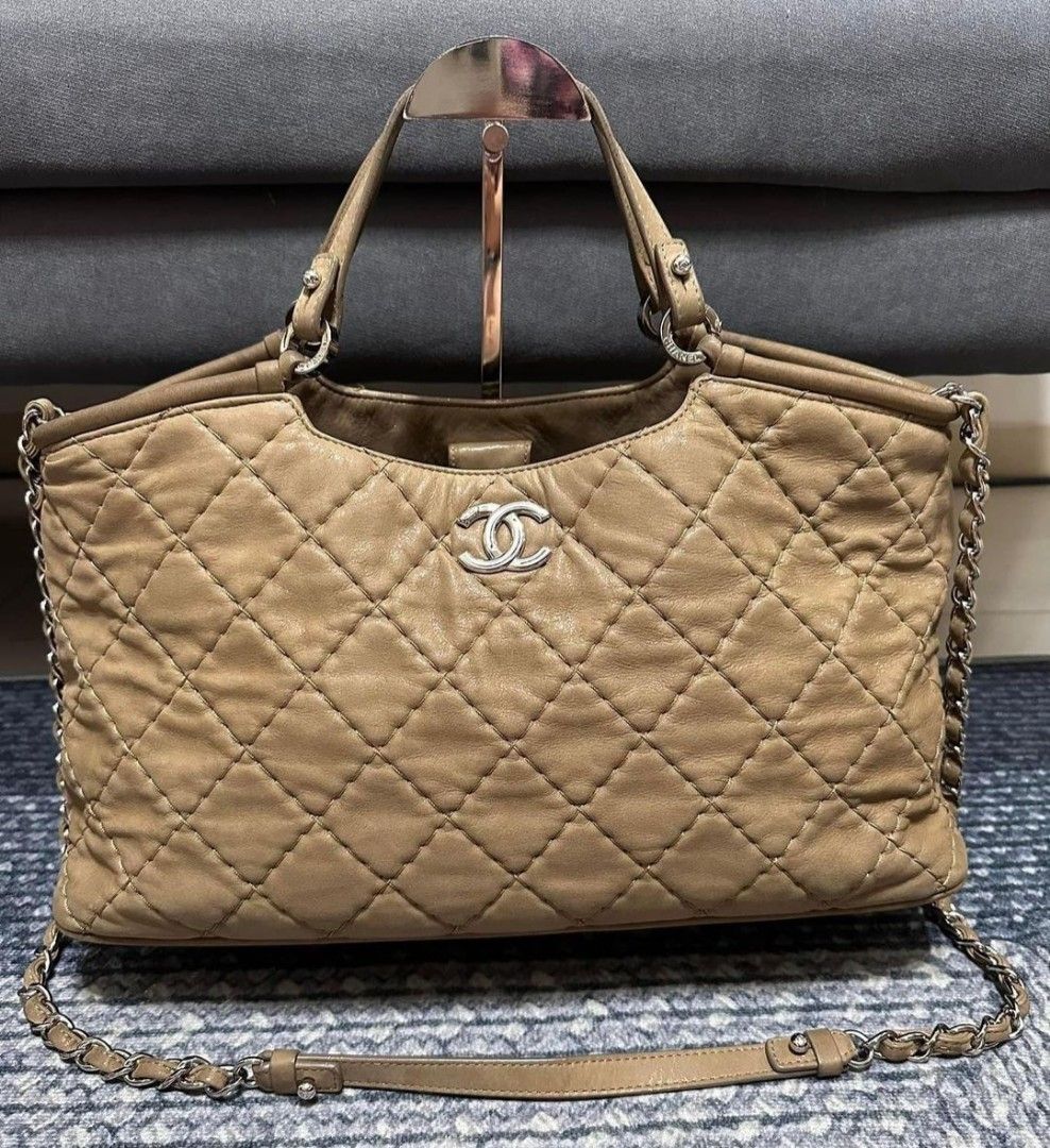 988px x 1080px - Sale!!! Chanel Two way bag 16xxx series, Luxury, Bags & Wallets on Carousell