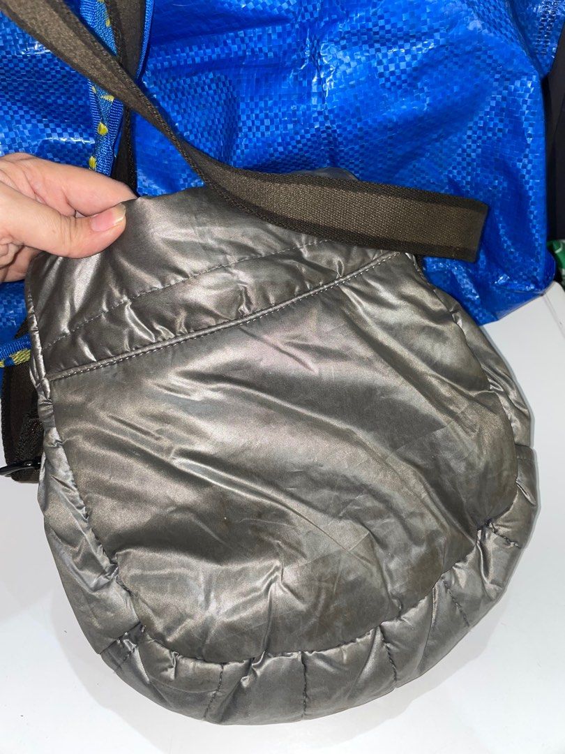 SALE!! Kipling metallic gray bag (Category: Cross-body Bags) located in Quezon City. Submitted by lovingsh0pping (Listing ID 1219309028, Image 2). Description: NO MORE PHOTO REQUEST, hingi kayo ng hingi ng ibang photos di naman kayo bibile or magrereply after kayo sendan. Di kayo nakakatuwa. Stop wasting my time pls lang. May stain/dirt not sure kasi wala nmn yan nung ginamit sa storage lang nagakaroon May punit sa loob(itahi nyo nlng po) Authent