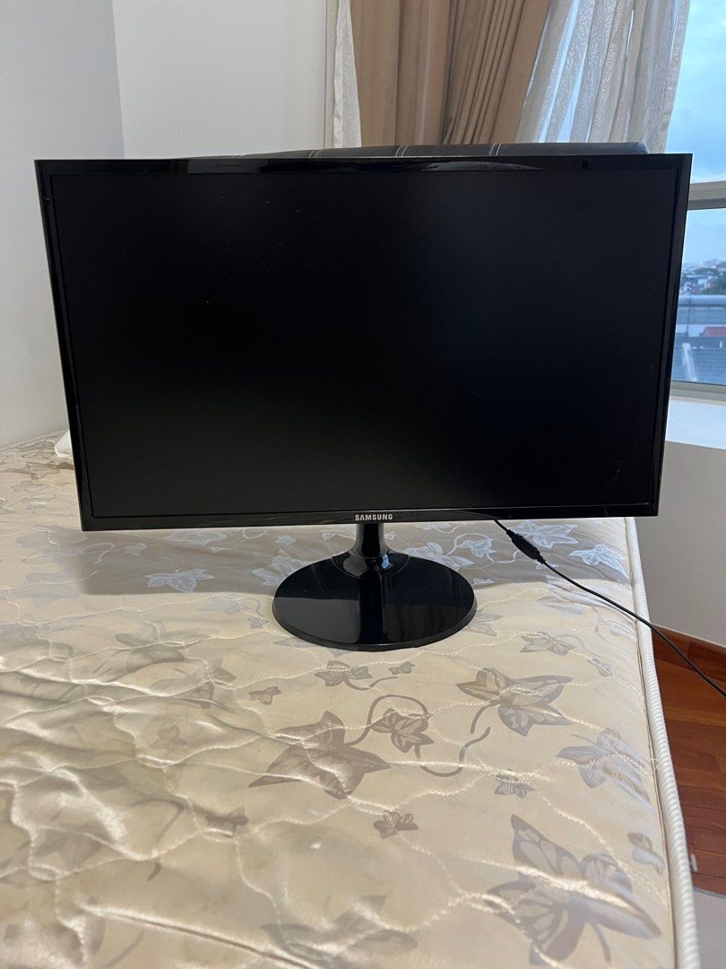 Samsung 24” LED monitor., Computers & Tech, Desktops on Carousell