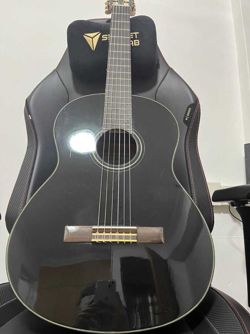 Selling preloved Yamaha Classical Guitar C40BL, Hobbies & Toys, Music