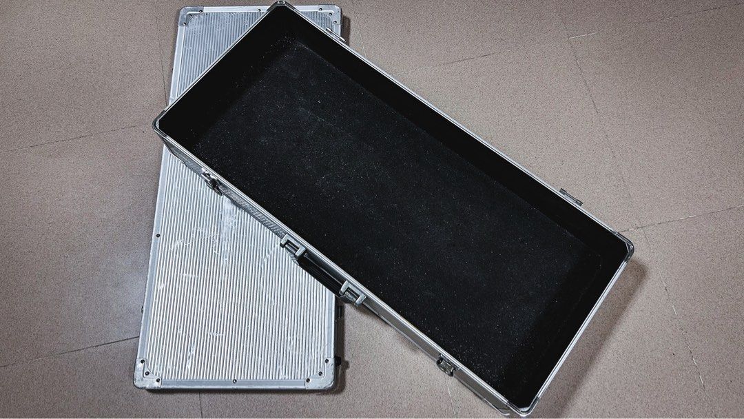 CNB Pedalboard Pedal Case Big, Hobbies & Toys, Music & Media, Musical