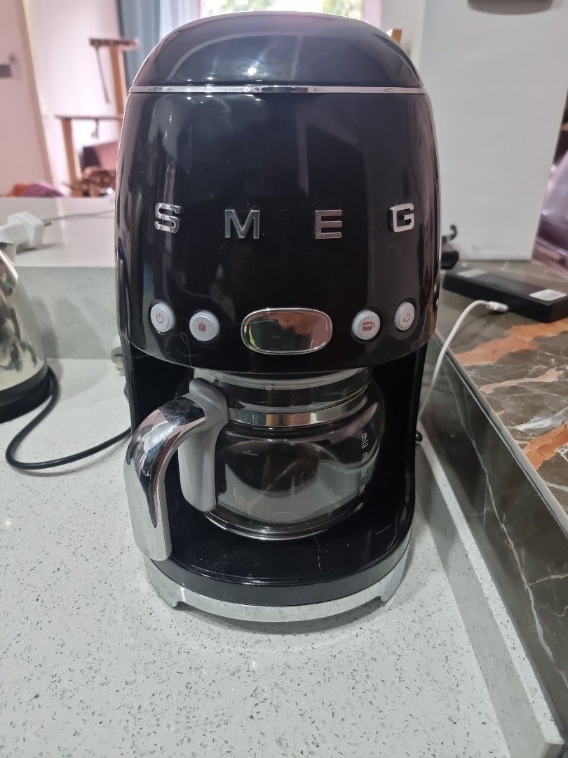 Smeg drip coffee machine, TV & Home Appliances, Kitchen Appliances
