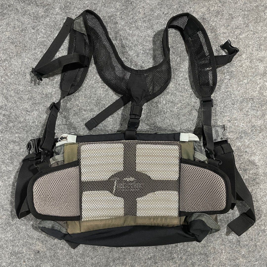 Timberline Outdoor Hiking Pouch Bag, Men's Fashion, Bags, Belt bags