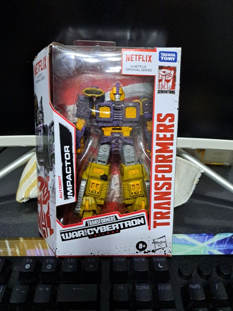 Transformers war for cybertron Netflix impactor, Hobbies & Toys, Toys ...
