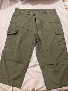Uniqlo Army Green 3/4 Length Pants
