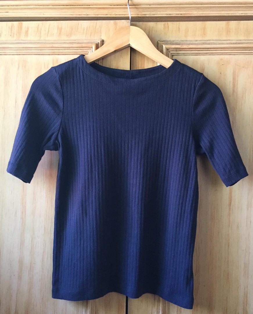 Uniqlo Boat Neck Ribbed Top on Carousell