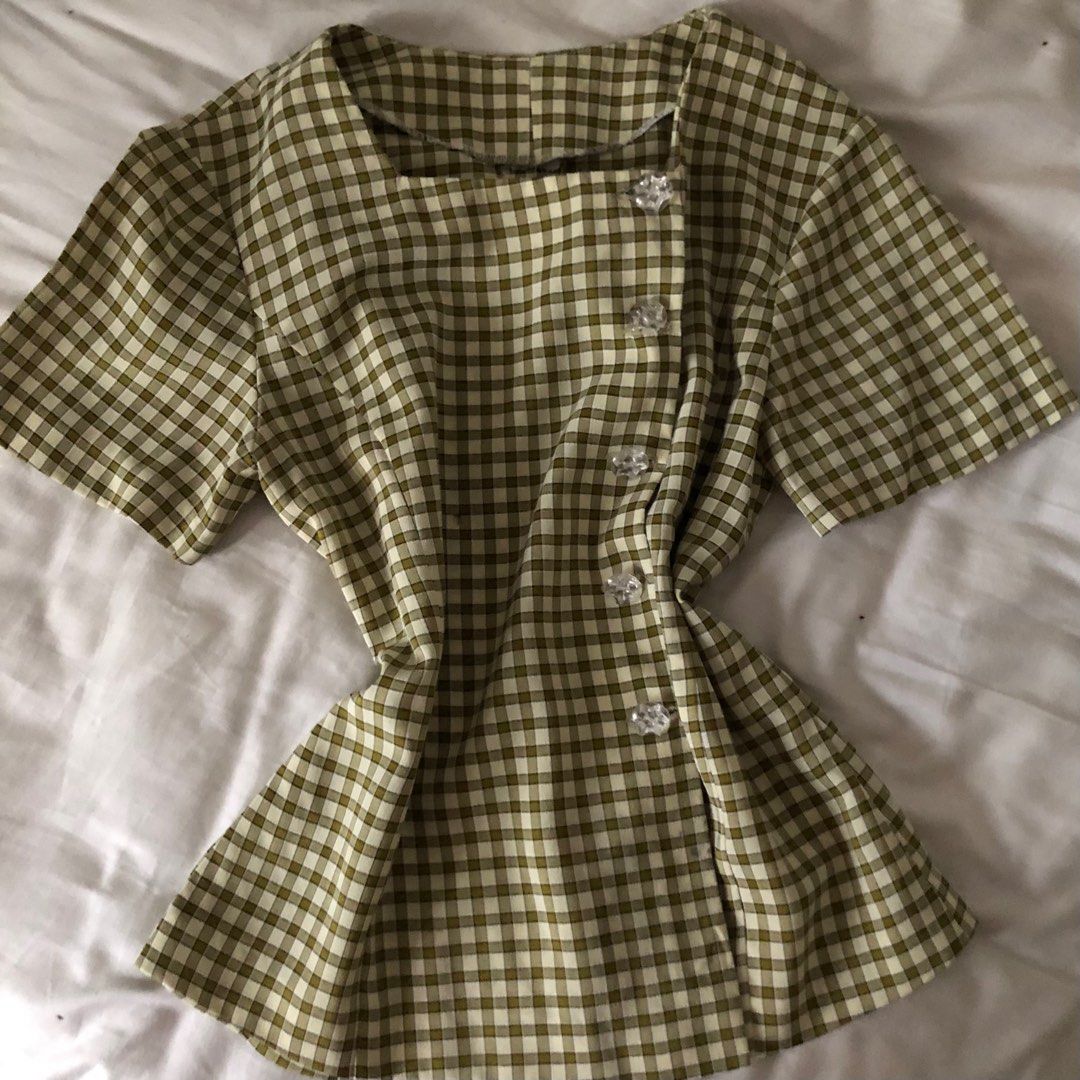 Vintage Green Plaid Blouse (Category: Blouses) located in Manila. Submitted by sanesagi (Listing ID 1219265761, Image 3). Description: this is thrifted! super cute with bell pants <33 can fit to semi-med model stats: height - 5'1, waistline-26 mop: gcash, bpi courier: gogoexpress.