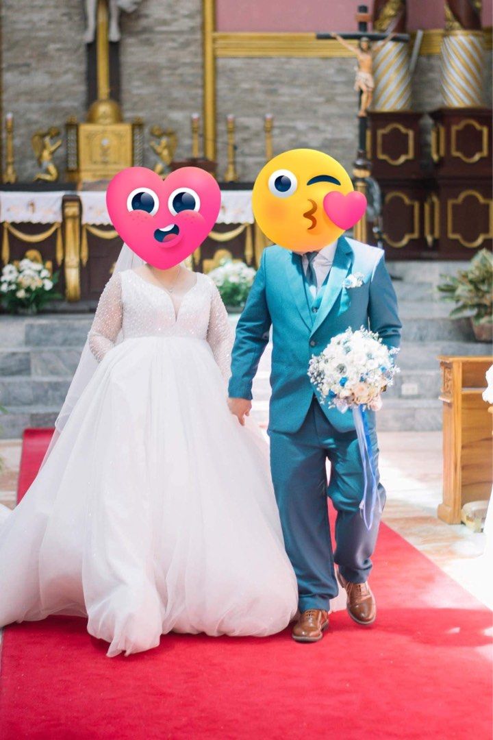Wedding Gown for Sale (Category: Evening dresses & gowns) located in Las Pinas. Submitted by basha0713 (Listing ID 1219175533, Image 2). Description: Wedding gown for sale. Used last Feb 2023 Las Pinas Area Ideal for 5ft bride and pregnant woman(used this when i was already 6th month pregnant) Zipper and lace yung back ng gown so pwedeng iadjust according to your size Price negotioble.