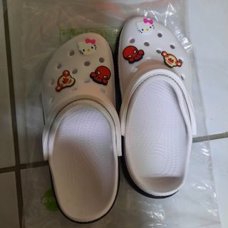 【全新】白色黑底洞洞鞋 #23初夏時尚
