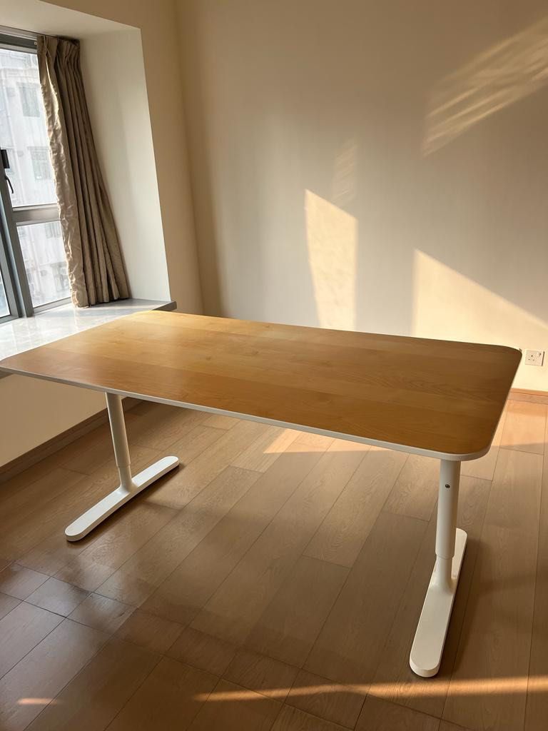 只限兩天，要攞哂三件 書桌，書櫃，鞋櫃 IKEA bekant desk 140cm x 60cm, 傢俬＆家居, 傢俬, 桌子