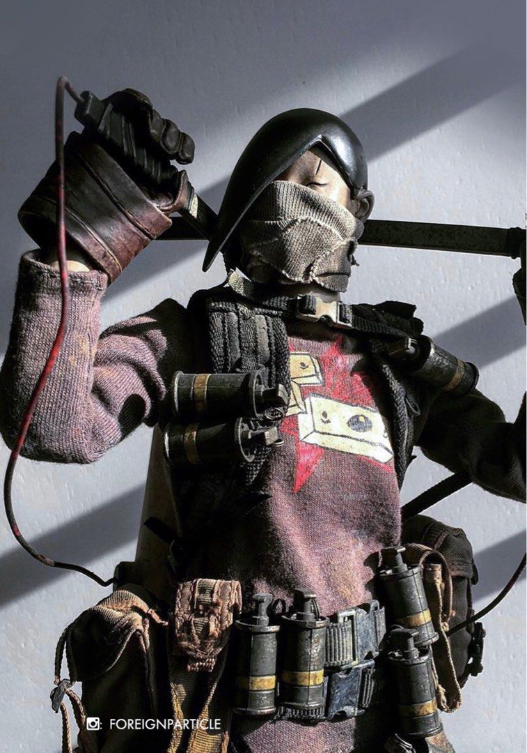 全新外紙箱從未開封）ThreeA Ashley Wood 3A Popbot Tomorrow King