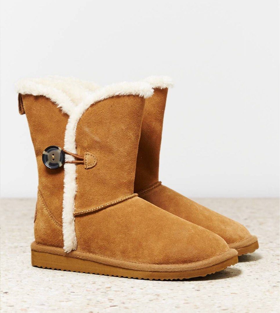 American eagle ugg top boots