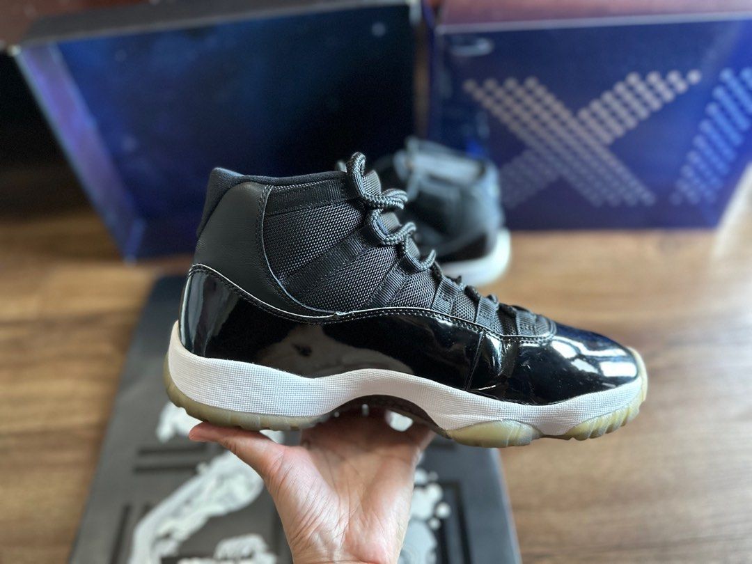 Air jordan hotsell 11 size 9.5