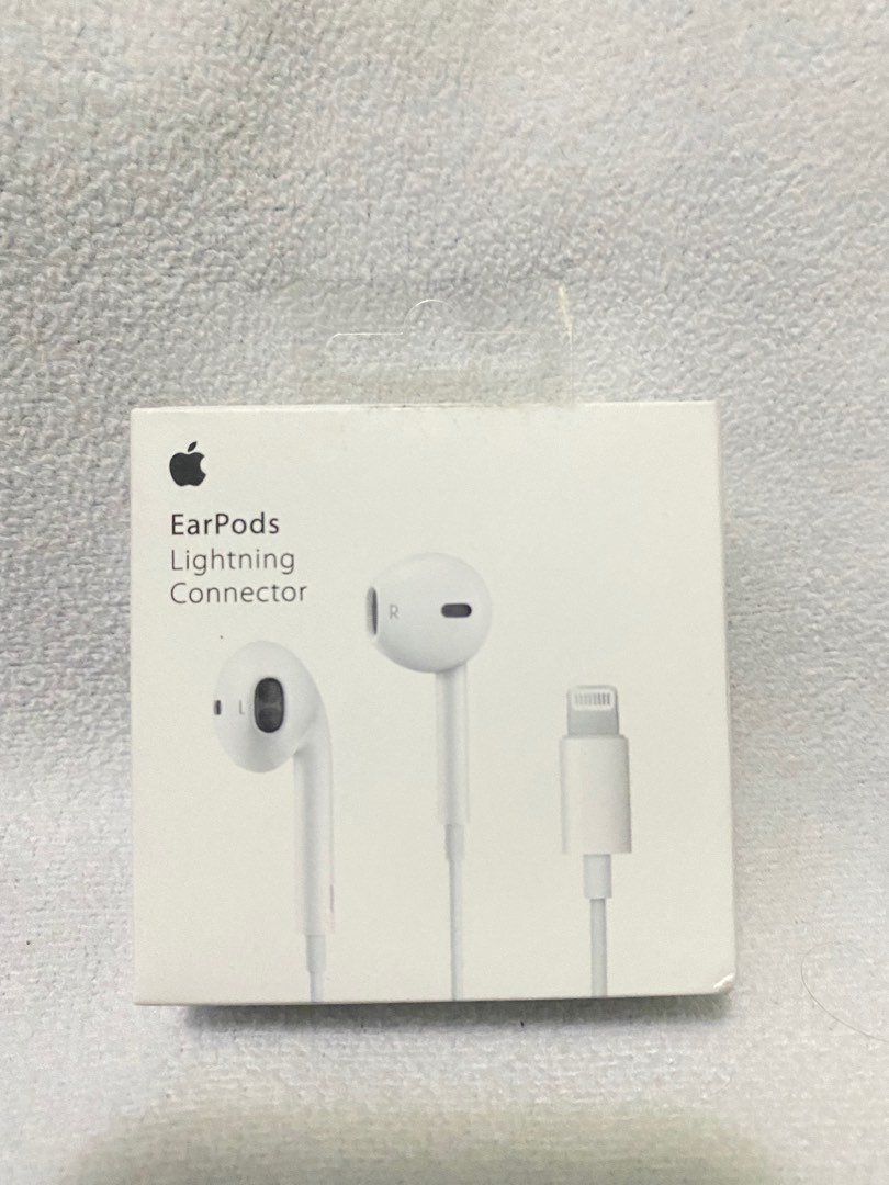Airpods headphone lightning connector, Mobile Phones & Gadgets, Mobile & Gadget Accessories