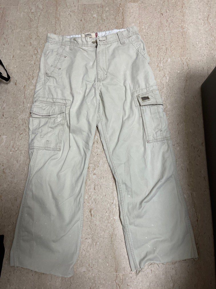 baggy levi white / khaki cargo pants, Men's Fashion, Bottoms, Trousers on  Carousell